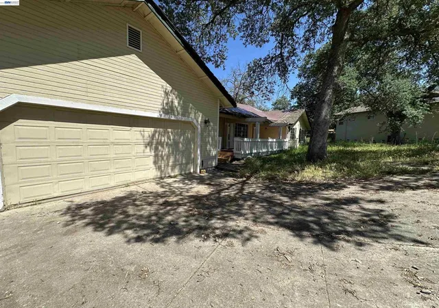 Photo 2 of Sale Pending at 2633 Glen Ct, Valley Springs, CA 95252 | MLS# 41132476 | Listing updated on 2026-09-06