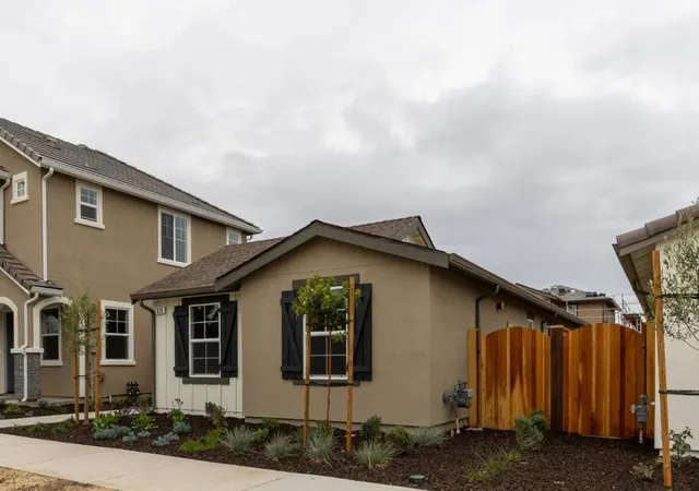 3rd image of 620 Carmel Ave, Marina, CA 93933 | MLS# ML82044677