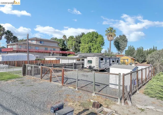 3rd image of 4960 Sandmound Boulevard, Oakley, CA 94561 | MLS# 41132483