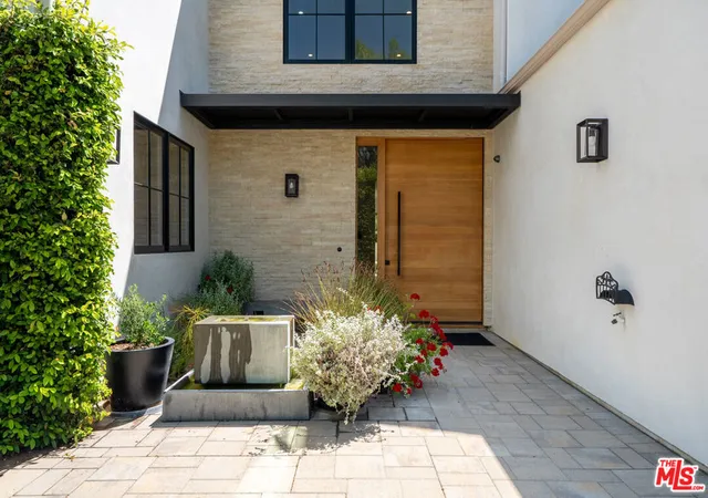 3rd image of 5266 Vanalden Ave, Tarzana, CA 91356 | MLS# 26806551