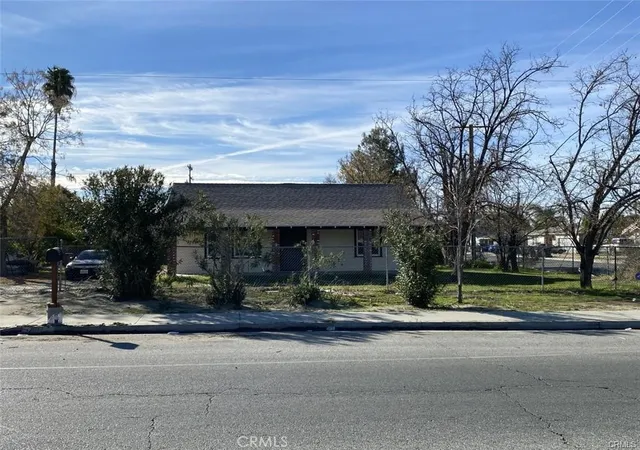 Photo 1 of Single family home for sale at 802 E Main St, San Jacinto, CA 92583 | MLS# SW26090275 | Listing updated on 2026-06-18