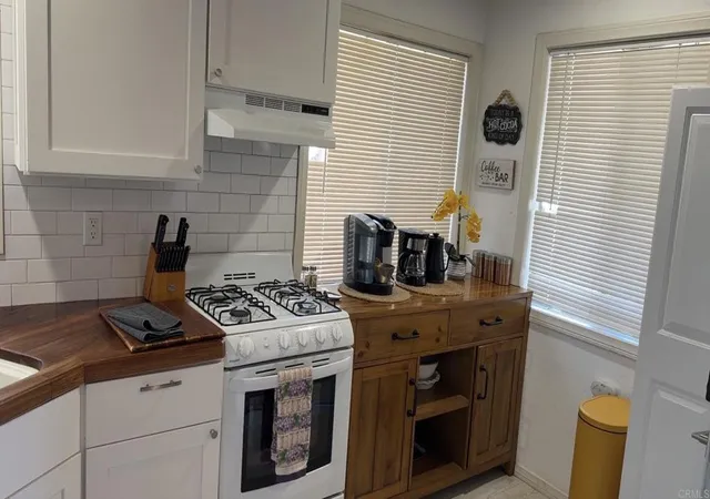 4th image of 220 Mountain View Bl, Big Bear City, CA 92314 | MLS# PTP2603139