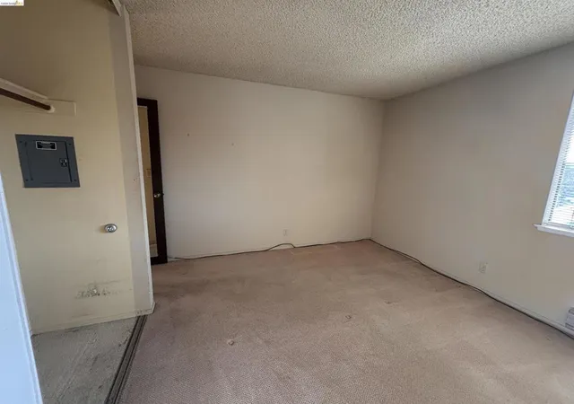 Photo 3 of Sale Pending at 1427 Marchbanks Dr #Apt 3, Walnut Creek, CA 94598 | MLS# 41132492 | Listing updated on 2026-09-16