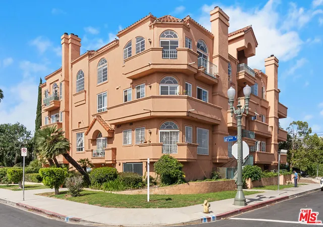 2nd image of 801 Lorraine Blvd #301, Los Angeles, CA 90005 | MLS# 26771277