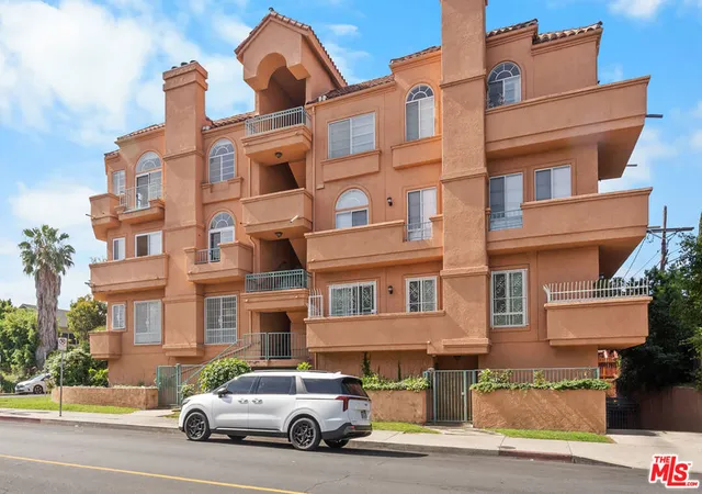2nd image of 801 Lorraine Blvd, Los Angeles, CA 90005