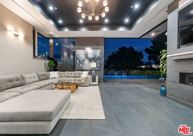 5th image of 3712 Broadlawn Dr, Los Angeles, CA 90068 | MLS# 26808355
