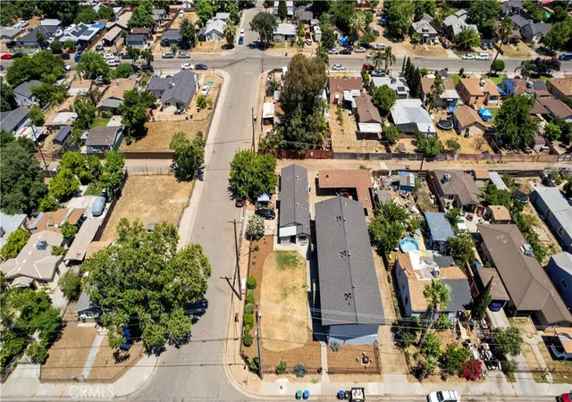 Homes for sale in Fresno, CA | 3940 E Burns, Fresno, CA 93725 | MLS# FR26090586