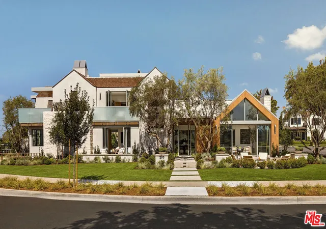 2nd image of 1399 Galaxy Dr, Newport Beach, CA 92660 | MLS# 26807007