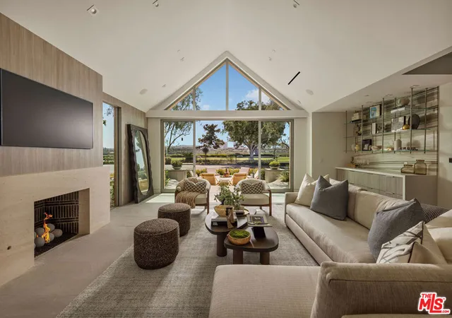 3rd image of 1399 Galaxy Dr, Newport Beach, CA 92660 | MLS# 26807007