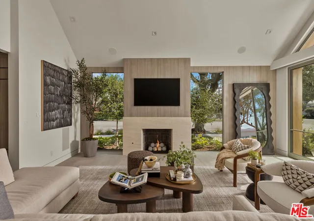 4th image of 1399 Galaxy Dr, Newport Beach, CA 92660 | MLS# 26807007