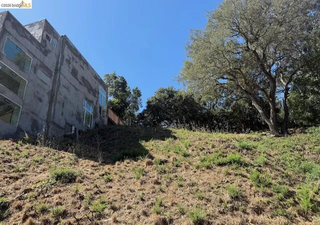 Land for sale at 0 Sheridan, Oakland, CA 94618 | MLS# 41132531