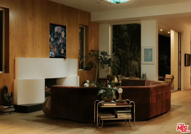 1st image of 354 Westbourne Dr, West Hollywood, CA 90048 | MLS# 26799147
