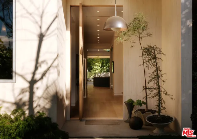 5th image of 354 Westbourne Dr, West Hollywood, CA 90048 | MLS# 26799147