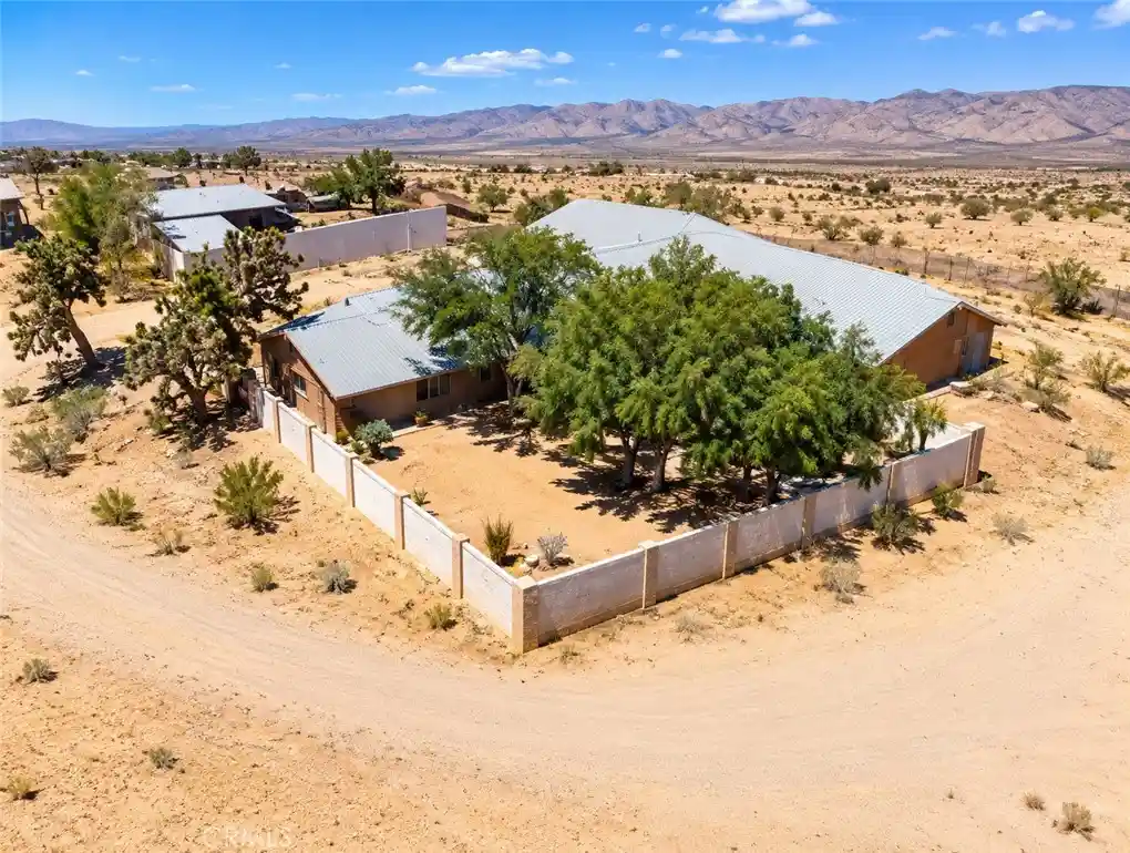 Single family home for sale at 1050 Alta Ave, Landers, CA 92285 | MLS# IG26090245