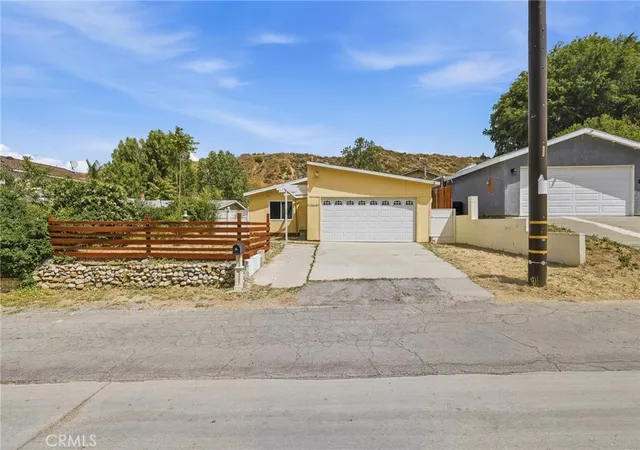 1st image of 29667 Cromwell, Castaic, CA 91384 | MLS# SR26090770