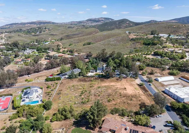 2nd image of 20236 Fortuna Del Este, Escondido, CA 92029 | MLS# 260010046SD