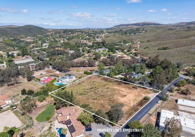 3rd image of 20236 Fortuna Del Este, Escondido, CA 92029 | MLS# 260010046SD
