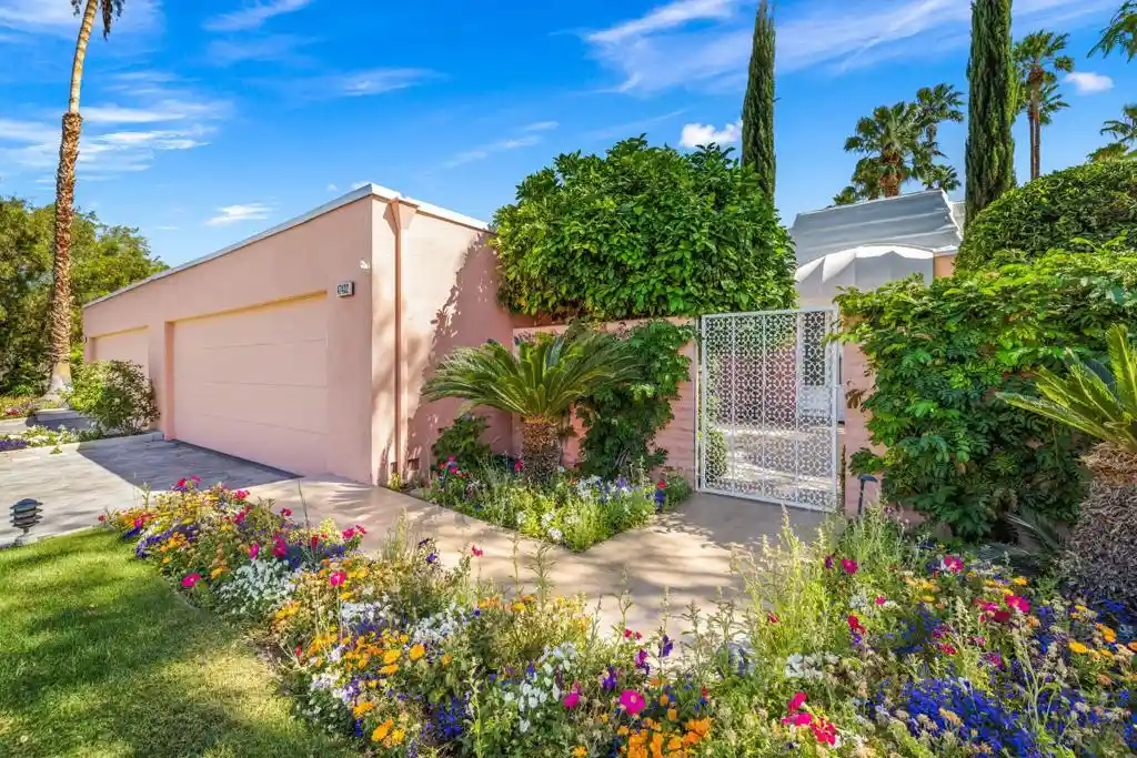 Photo 1 of Sale Pending at 47432 Medina Dr W, Palm Desert, CA 92260 | MLS# 219147003DA | Listing updated on 2026-07-17