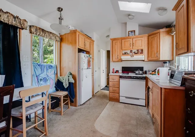 3rd image of 2546 Capitola Rd #32, Santa Cruz, CA 95062 | MLS# ML82044767