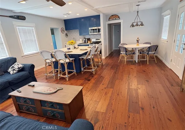Listing Photo 4 - Condo for sale in building located at 337 Clemente, Avalon, CA 90704