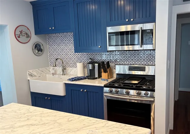 Listing Photo 5 - Condo for sale in building located at 337 Clemente, Avalon, CA 90704