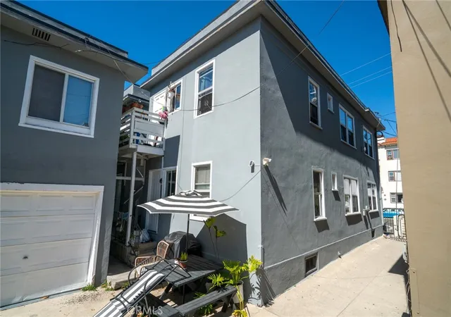 Homes for sale in Long Beach, CA | 1048 E Broadway, Long Beach, CA 90802 | MLS# OC26090983