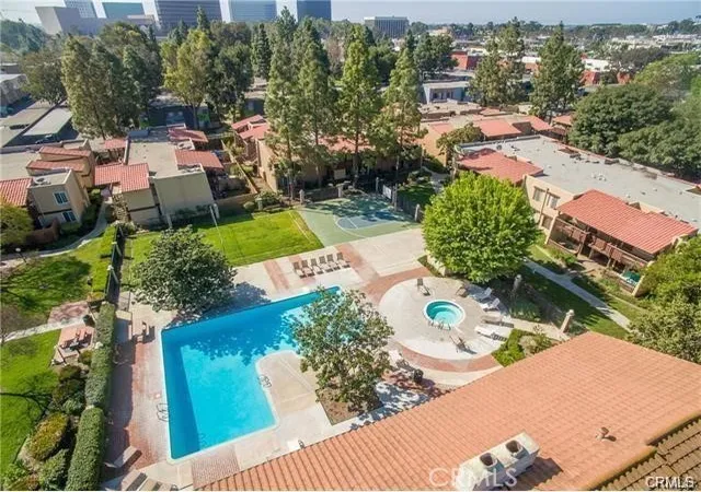 Homes for sale in Santa Ana, CA | 1010 W Macarthur Boulevard, Santa Ana, CA 92707 | Houzeo