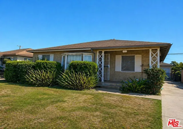 1st image of 1218 W 138th St, Compton, CA 90222 | MLS# 26816385