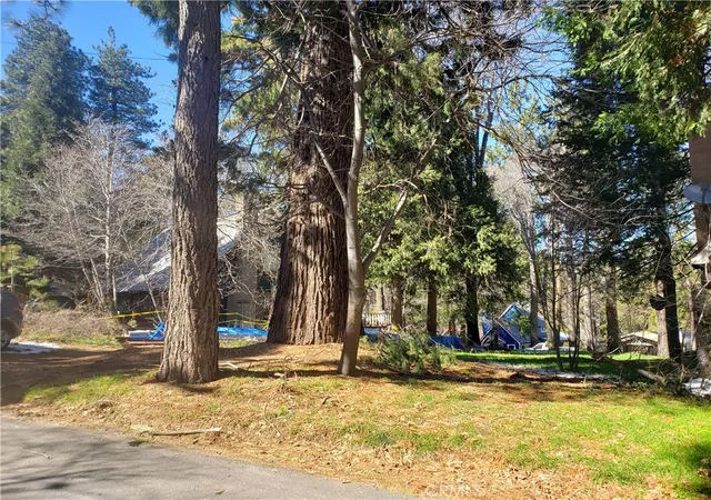 5th image of 22886 Azalia Ln, Crestline, CA 92325 | MLS# IG26091216