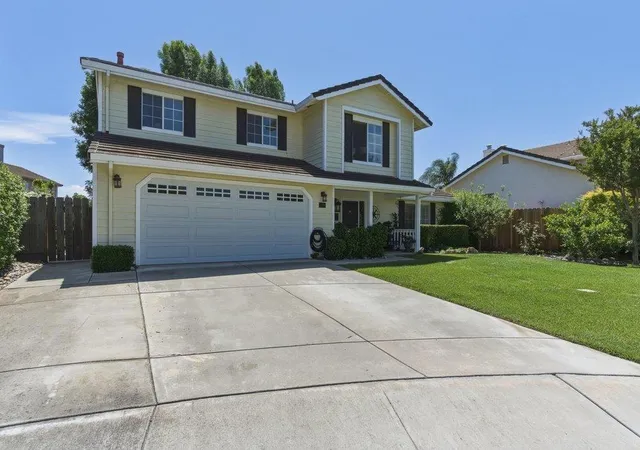 2nd image of 2181 Burlwood Dr, Hollister, CA 95023 | MLS# ML82038719