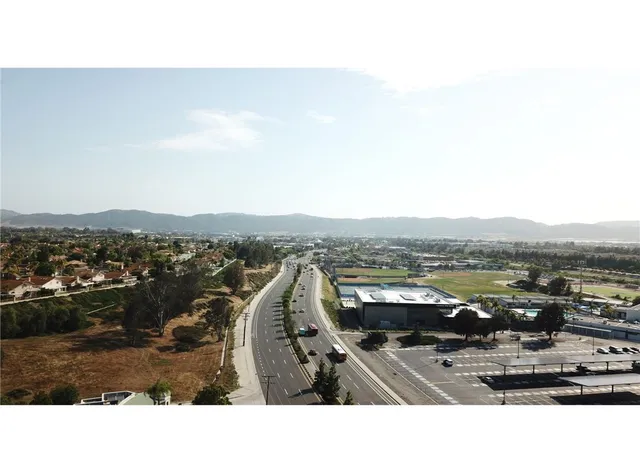 32nd image of 27440 Bolandra Ct, Temecula, CA 92591 | MLS# SW26091213