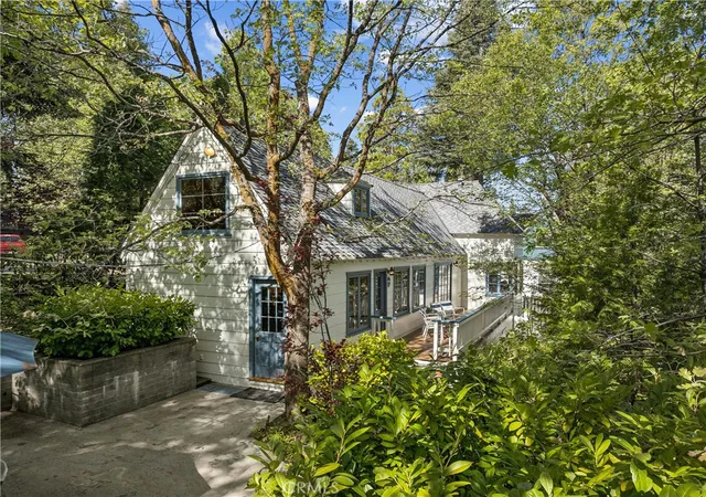 Homes for sale in Lake Arrowhead, CA | 373 John Muir, Lake Arrowhead, CA 92352 | MLS# IG26091353