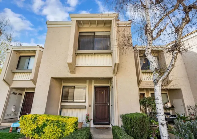 Photo 2 of Condo for sale at 260 W Dunne Ave #18, Morgan Hill, CA 95037 | MLS# ML82040588 | Listing updated on 2026-07-03