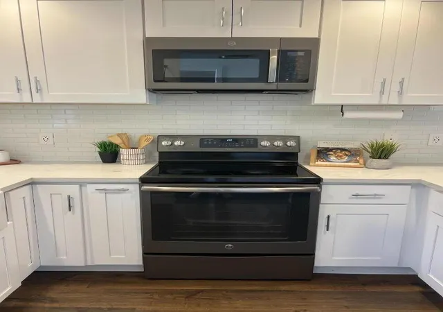 Listing Photo 4 - Condo for sale in building located at 260 W Dunne Ave, Morgan Hill, CA 95037 - Unit #18