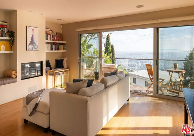 3rd image of 2158 Sunset Plaza Dr, Los Angeles, CA 90069 | MLS# 26799948