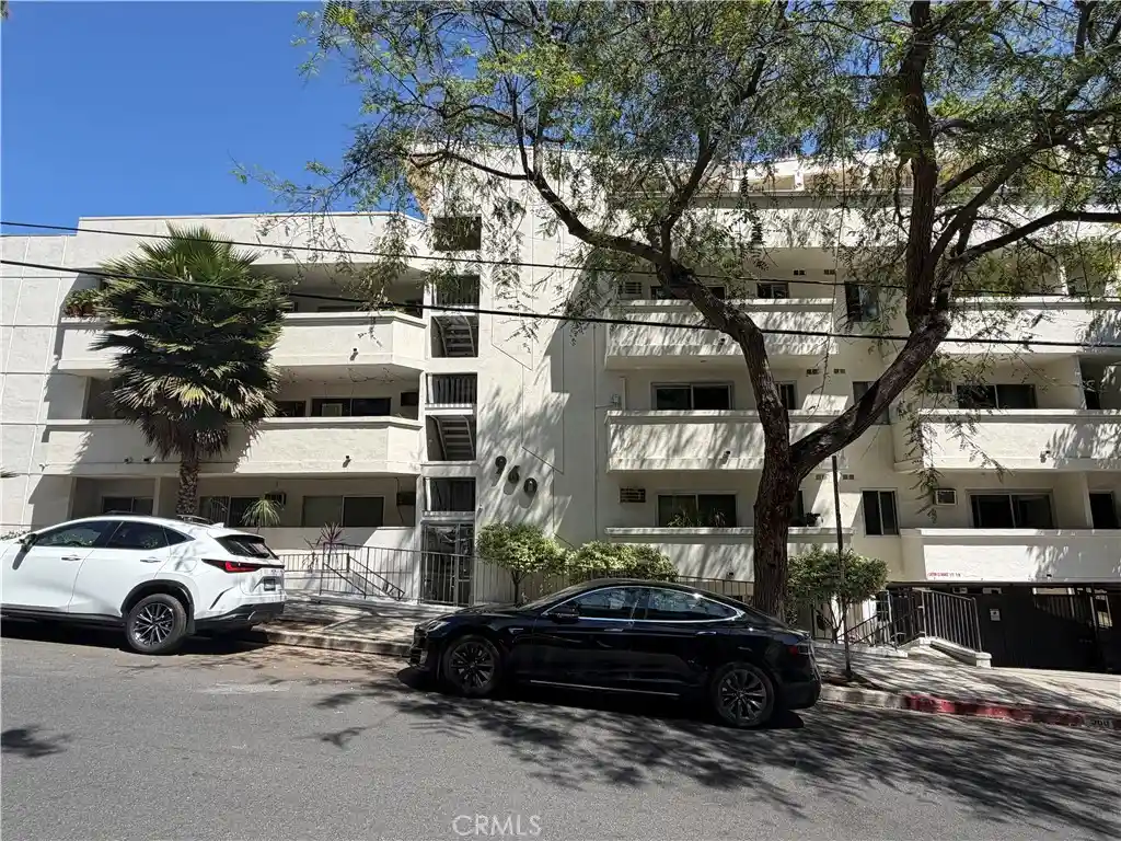 Photo 1 of Condo for sale at 960 Larrabee, West Hollywood, CA 90069 | MLS# TR26091586 | Listing updated on 2026-10-20