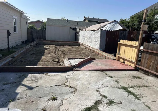 Photo 1 of Single family home for sale at 2021 27th Avenue, Oakland, CA 94601 | MLS# 41132631 | Listing updated on 2026-10-30