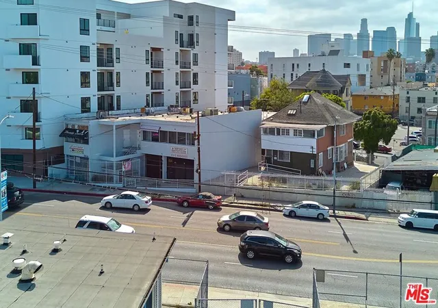 4th image of 830 S Hoover St, Los Angeles, CA 90005 | MLS# 26821883