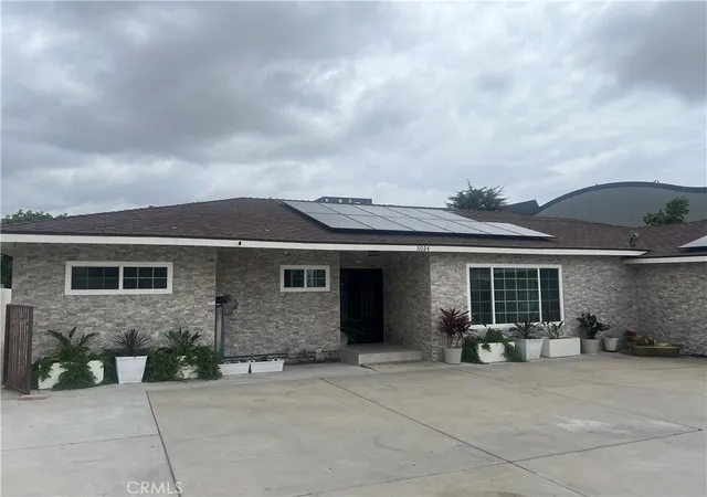 Single family home for sale at 11024 Peoria St, Sun Valley, CA 91352 | MLS# SR26091616