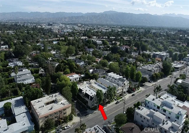 Homes for sale in Studio City, CA | 11485 Moorpark #15, Studio City, CA 91602 | MLS# BB26089349