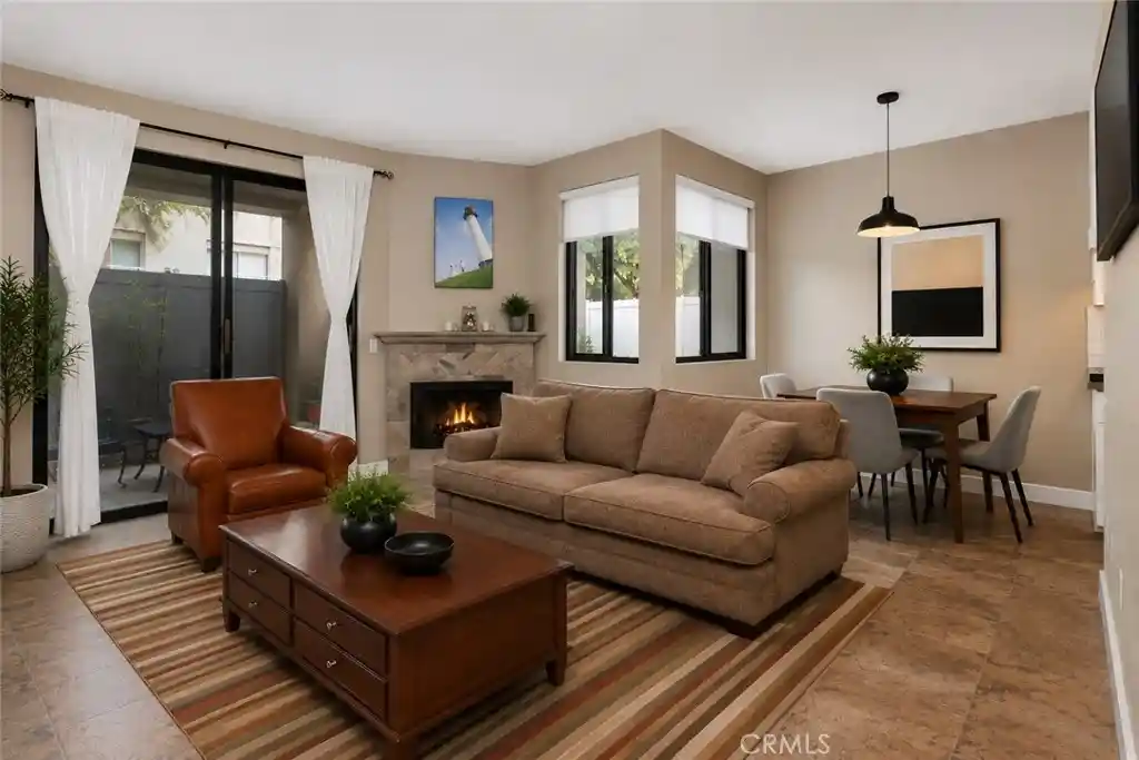 Listing Photo 2 - Condo for sale in 17661 Sergio Cir located at 17661 Sergio Cir, Huntington Beach, CA 92647 - Unit #CI103