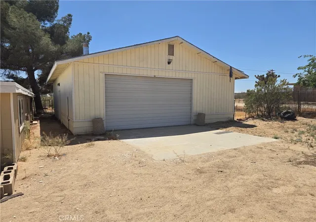 Homes for sale in Yucca Valley, CA | 7086 Sioux, Yucca Valley, CA 92284 | MLS# JT26089388