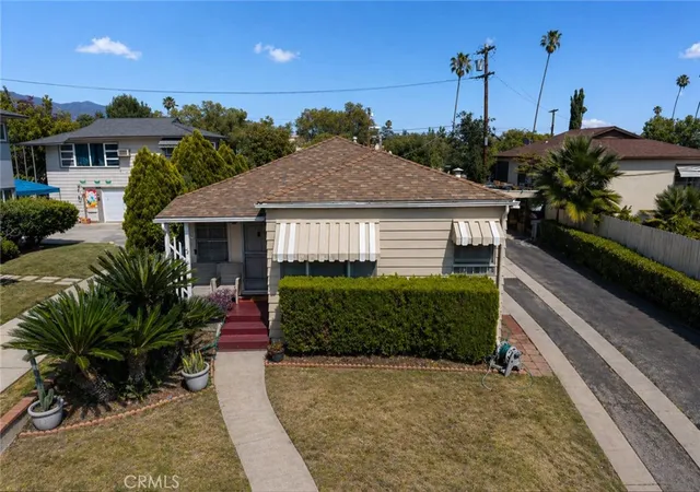 Photo 2 of Multi family home for sale at 44 N Berkeley Ave, Pasadena, CA 91107 | MLS# WS26090600 | Listing updated on 2026-09-05