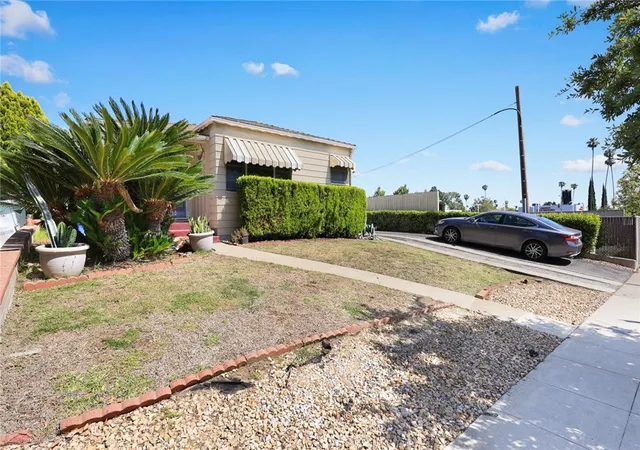 Photo 3 of Multi family home for sale at 44 N Berkeley Ave, Pasadena, CA 91107 | MLS# WS26090600 | Listing updated on 2026-09-05