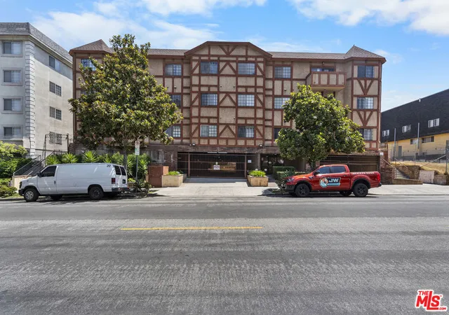 2nd image of 424 S Westmoreland Ave #306, Los Angeles, CA 90020 | MLS# 26821015