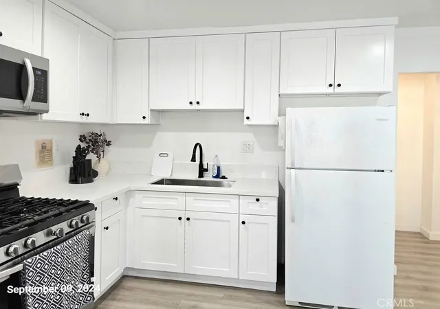 5th image of 1441 S Cloverdale, Los Angeles, CA 90019 | MLS# DW26090026