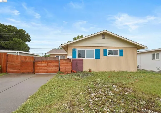 Homes for sale in Fairfield, CA | 1712 Utah St, Fairfield, CA 94533 | MLS# 41132700