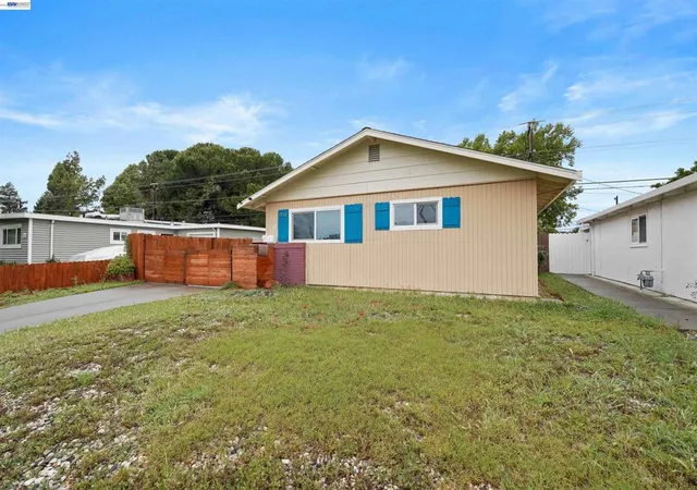 Homes for sale in Fairfield, CA | 1712 Utah St, Fairfield, CA 94533 | MLS# 41132700