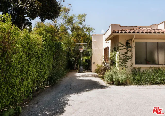 Homes for sale in Beverly Hills, CA | 505 N Roxbury Dr, Beverly Hills, CA 90210 | MLS# 26683765