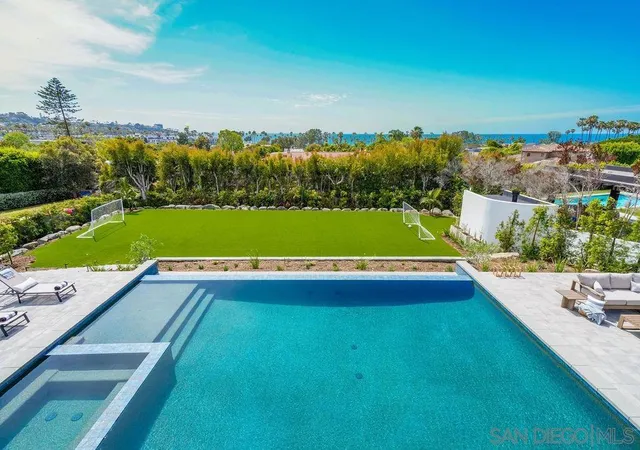 4th image of 8308 Calle Del Cielo, La Jolla, CA 92037 | MLS# 260010142SD